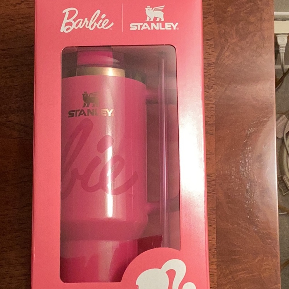 ‼️NIB‼️Stanley x Barbie Pink Icon 40 oz Quencher - Picture 7 of 8